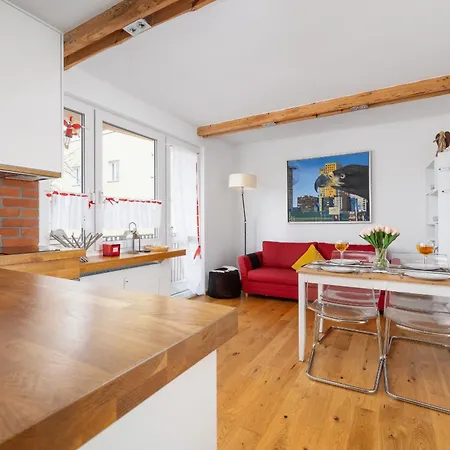 Comfortable Chramcowki In The Centre Of By Renters